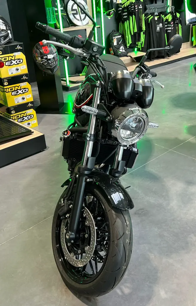 Moto Direction Z650 RS Noir Rouge CasuMotos Farciennes 2.webp