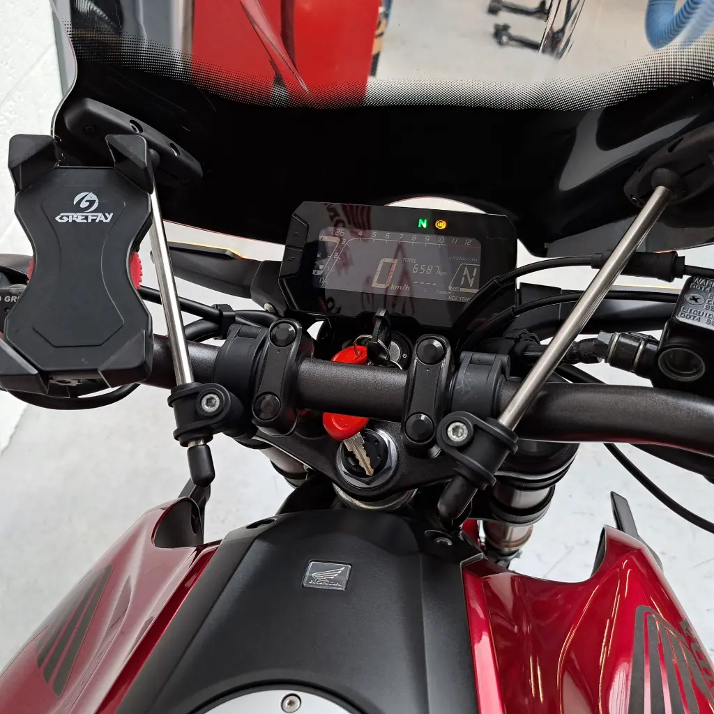 cb 300 r rouge cb300r occasion 3.webp