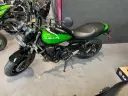 Moto Kawasaki Z650 RS direction 