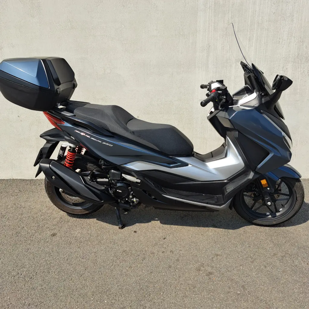 Scooter Honda Forza 350 Bleu