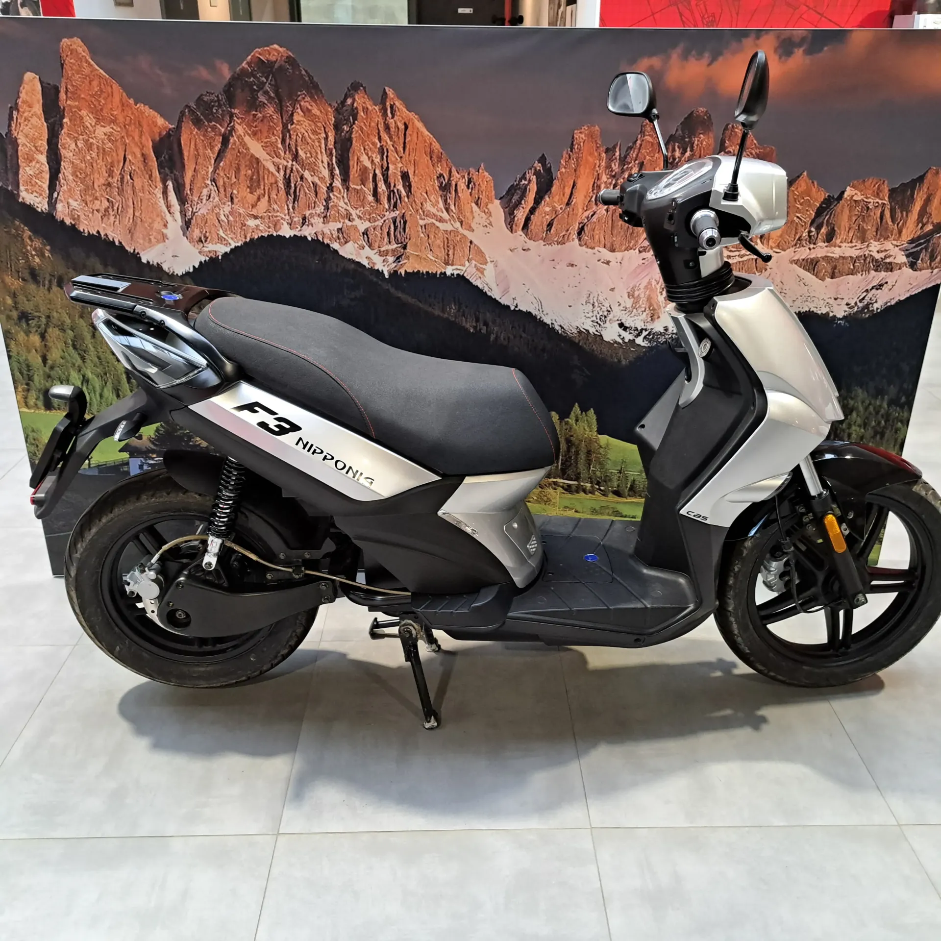 [F 92] Scooter FD Motors  électrique