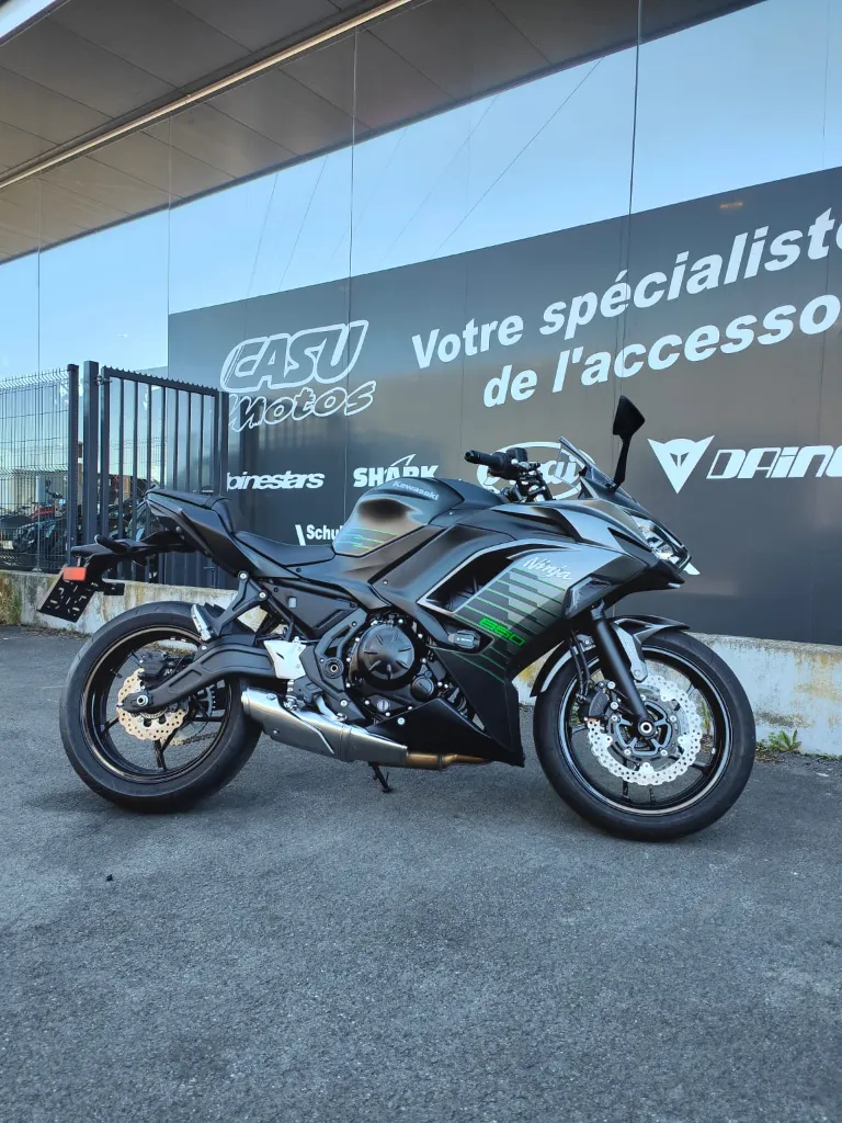 Moto Kawasaki NINJA 650