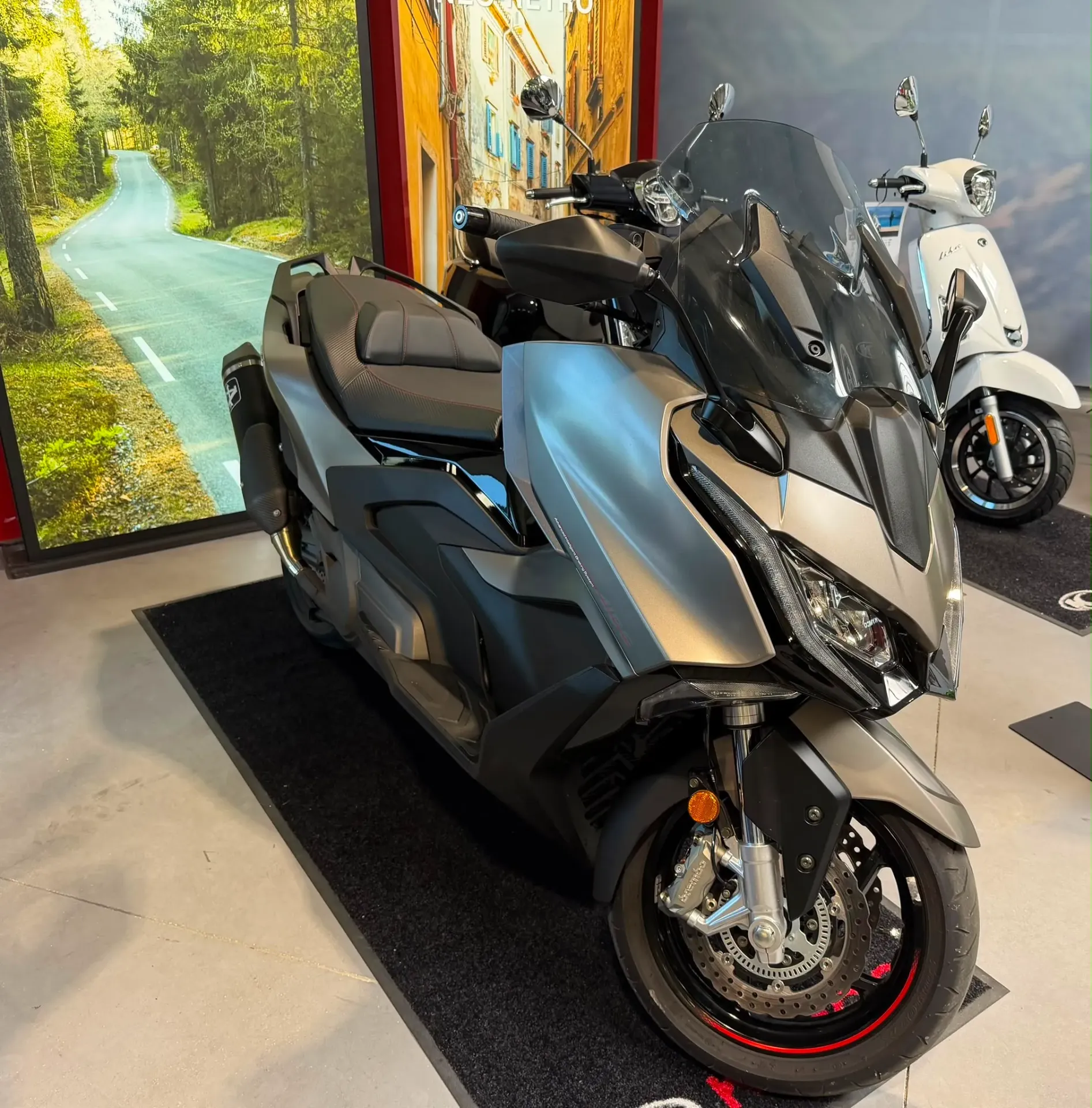 Scooter Kymco AK550 PREMIUM