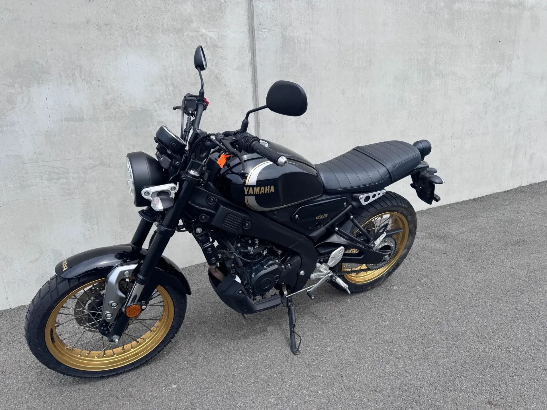 MOTO YAMAHA XSR 125