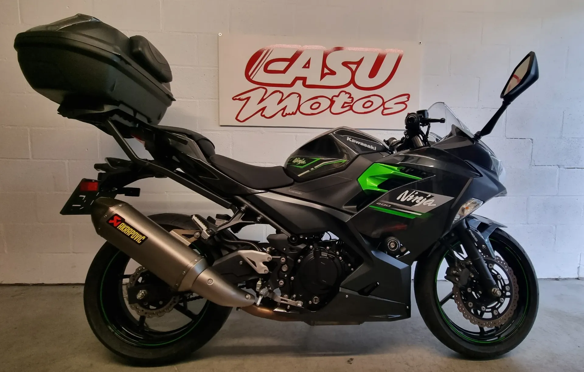 Moto Kawasaki Ninja 400