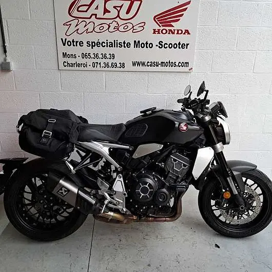 Moto Honda CB1000R+ Black Edition