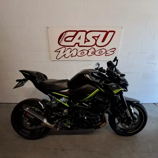 [MONS 38] Moto Kawasaki Z900 