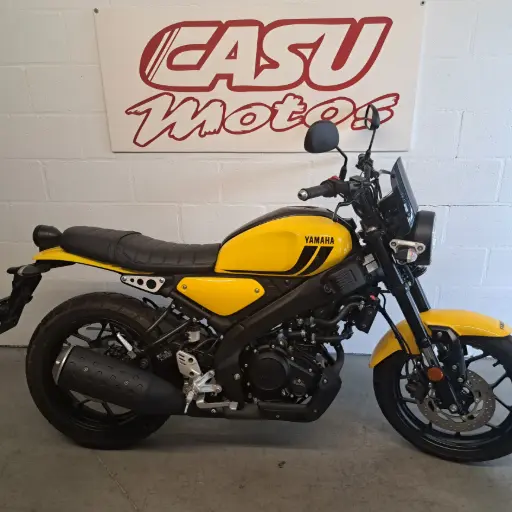 [M82] Moto Yamaha 125 MTM