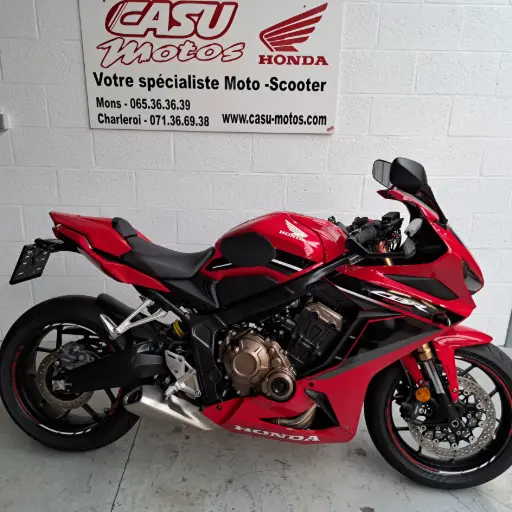[F44] Moto Honda CBR650R