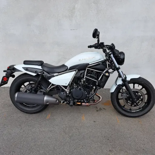 [F24] Moto Kawasaki ELIMINATOR 500