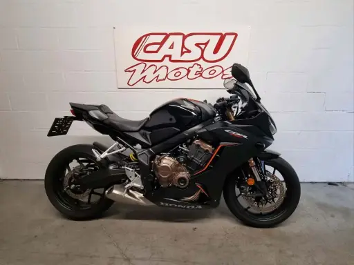 [M76] Moto Honda CBR650R