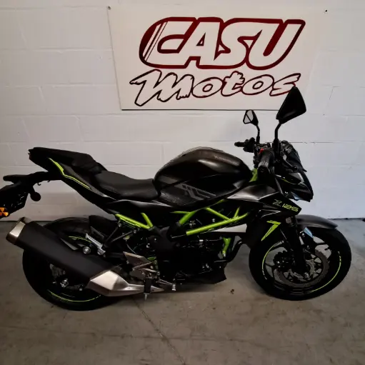[M40] Moto Kawasaki Z125